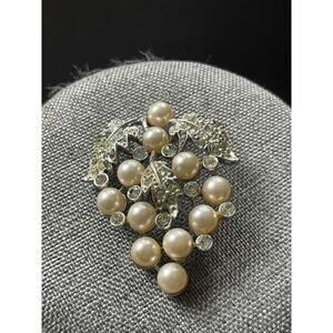 Vintage Faux Pearl Rhinestone Brooch Pin Silvertone Retro Floral Wedding Formal